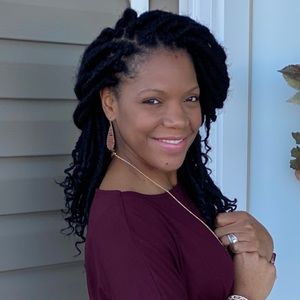 Meet your Posher, Eunitta